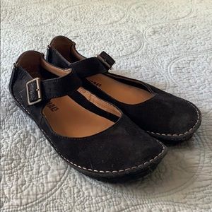 Clark’s Black Nubuck Mary Jane Shoes